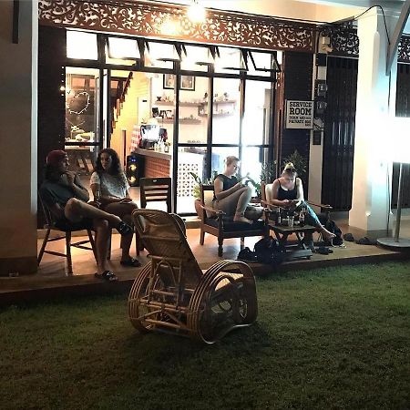 Barandbed Urt Hostel Szuratthani Kültér fotó