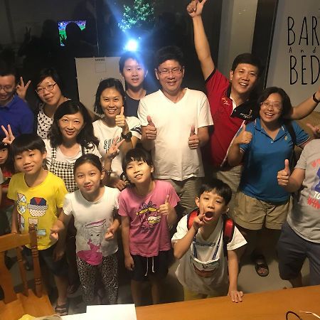 Barandbed Urt Hostel Szuratthani Kültér fotó