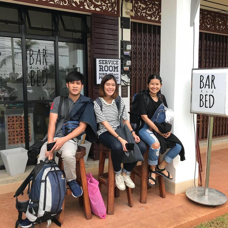 Barandbed Urt Hostel Szuratthani Kültér fotó