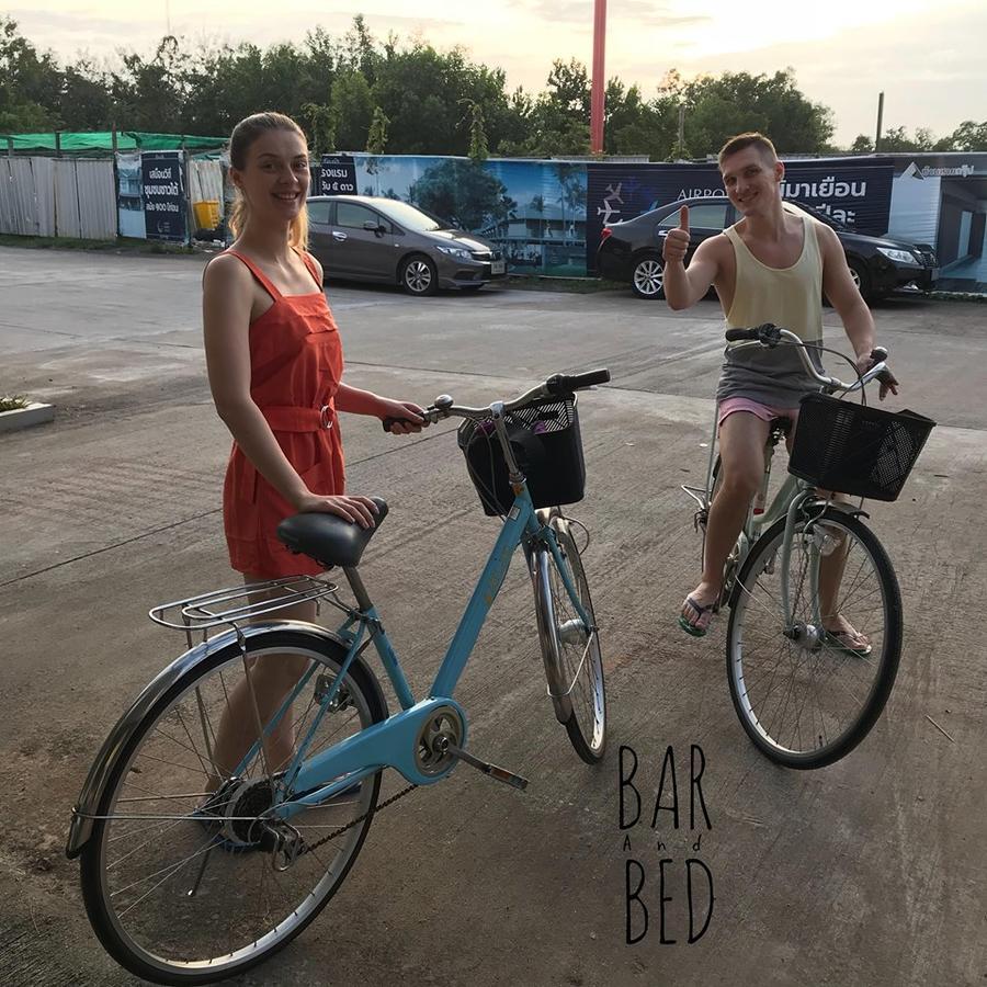Barandbed Urt Hostel Szuratthani Kültér fotó