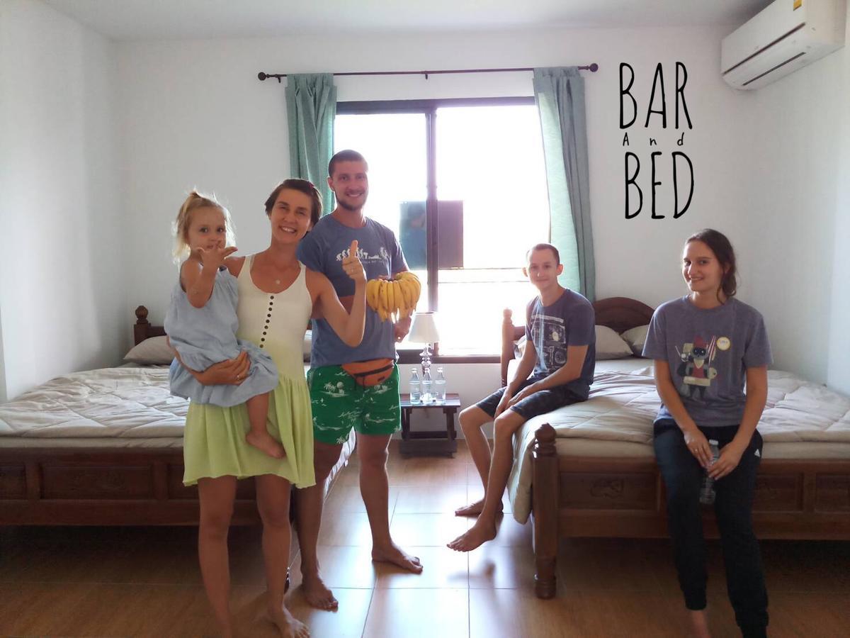 Barandbed Urt Hostel Szuratthani Kültér fotó
