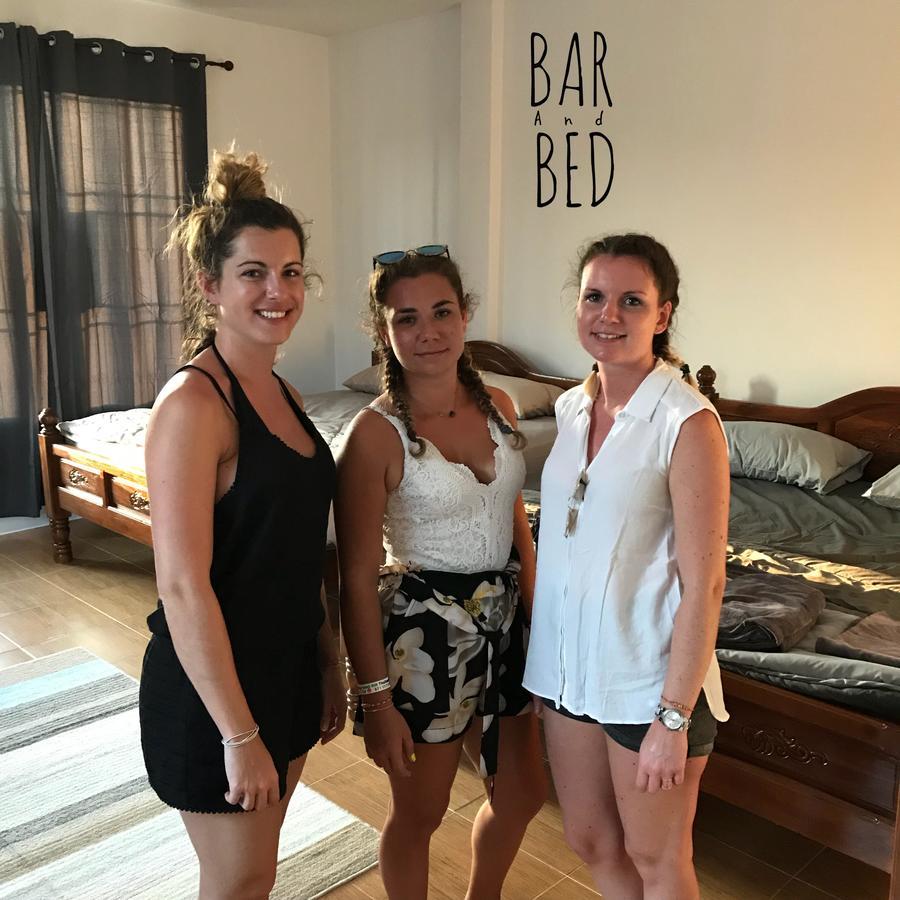 Barandbed Urt Hostel Szuratthani Kültér fotó