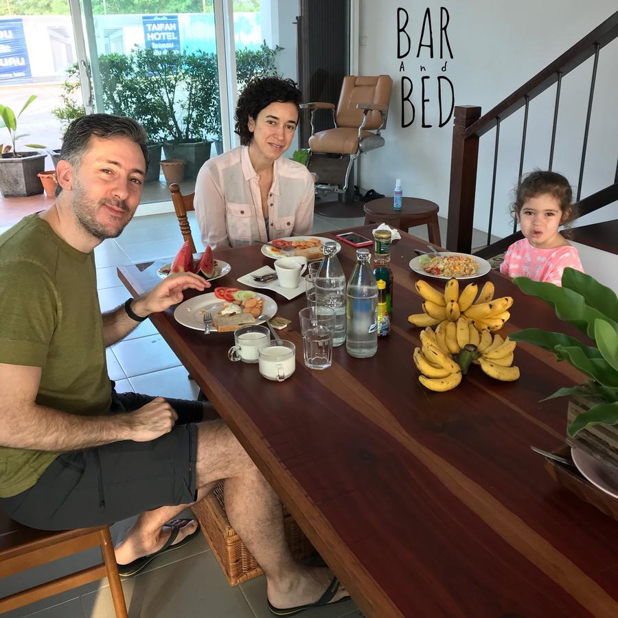 Barandbed Urt Hostel Szuratthani Kültér fotó