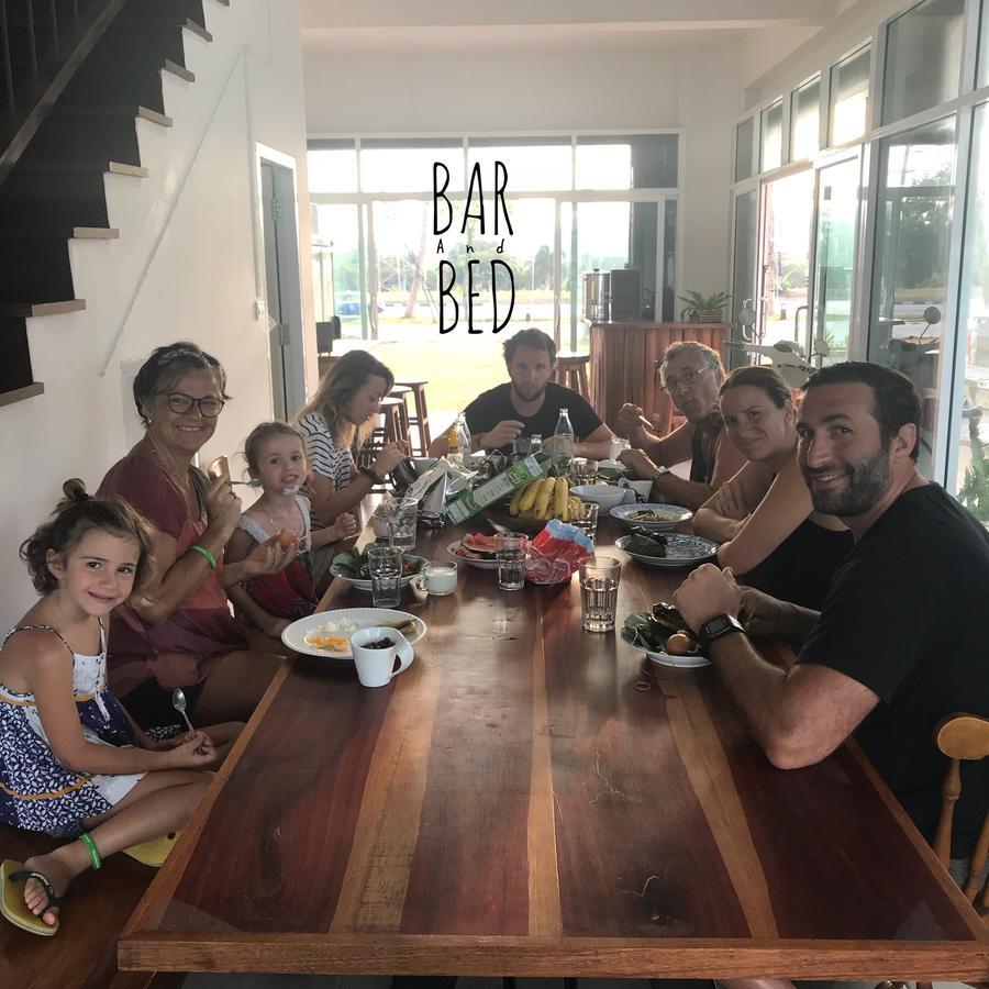 Barandbed Urt Hostel Szuratthani Kültér fotó