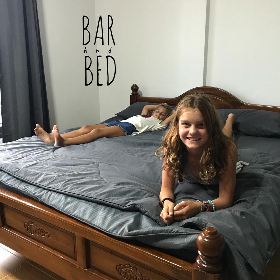 Barandbed Urt Hostel Szuratthani Kültér fotó