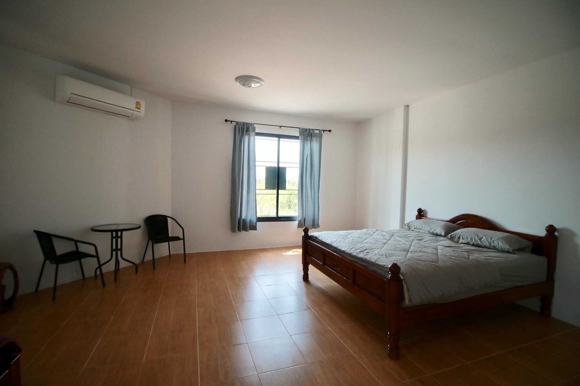 Barandbed Urt Hostel Szuratthani Kültér fotó