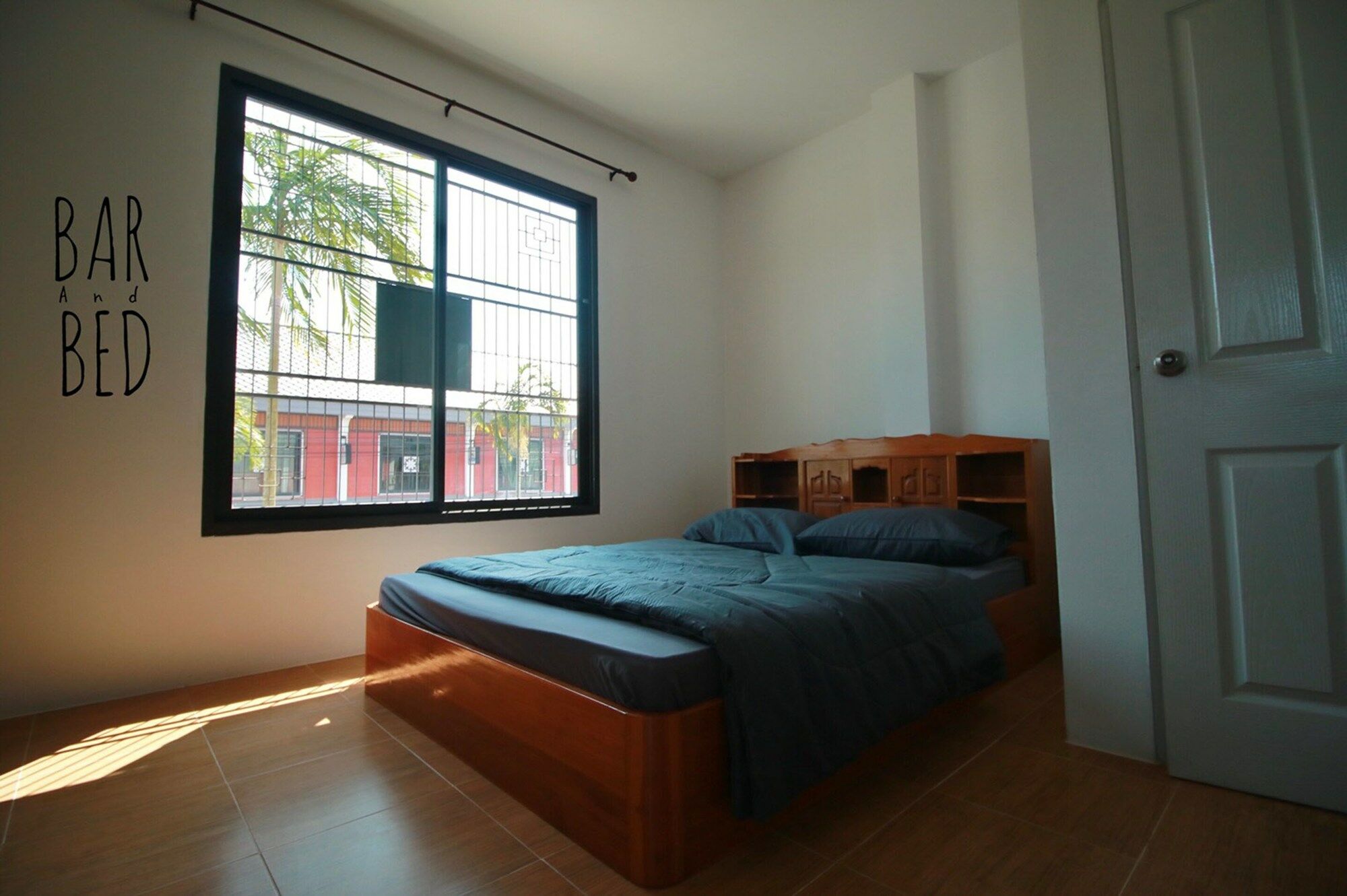 Barandbed Urt Hostel Szuratthani Kültér fotó