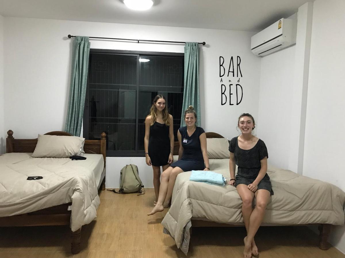 Barandbed Urt Hostel Szuratthani Szoba fotó