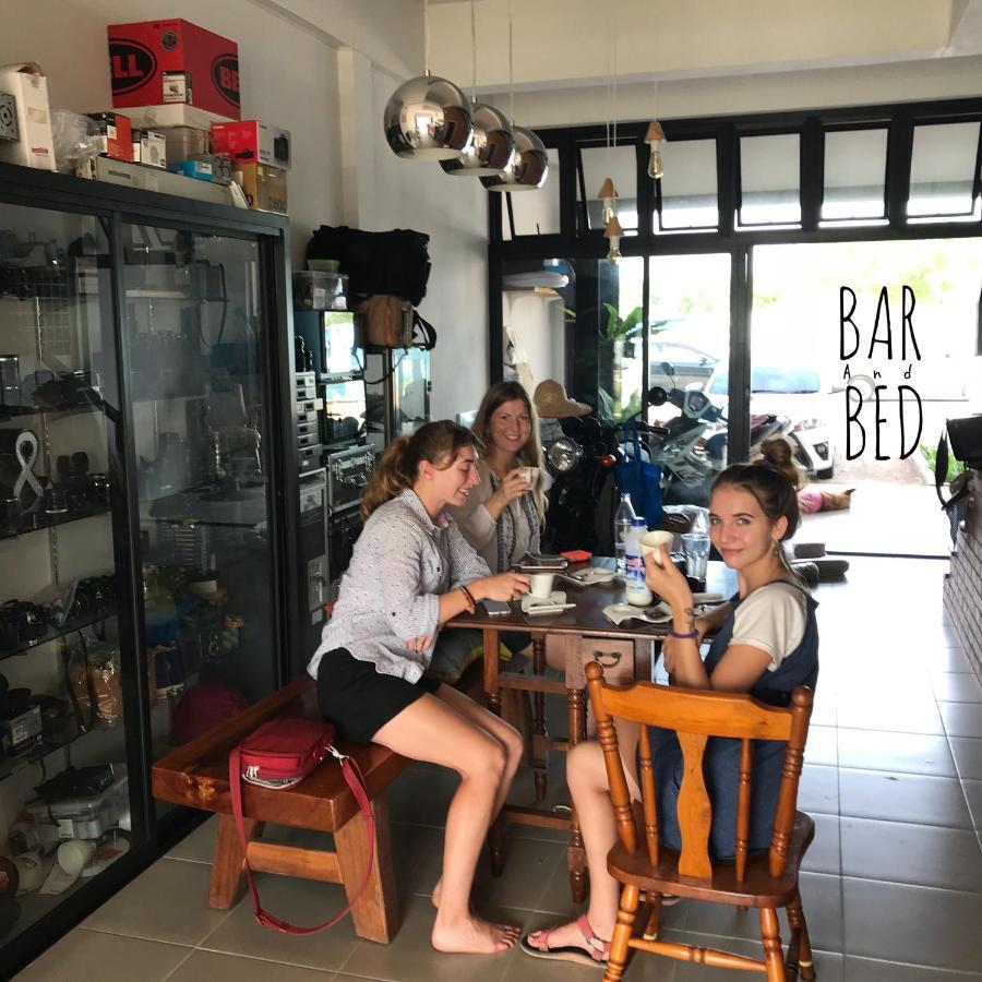 Barandbed Urt Hostel Szuratthani Szoba fotó