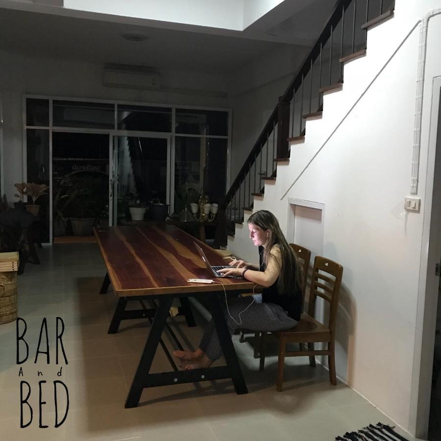 Barandbed Urt Hostel Szuratthani Szoba fotó